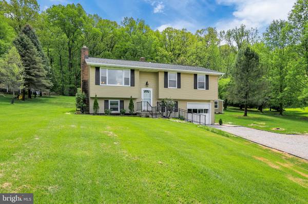 6126 DANNER DR, Spring Grove, PA 17362