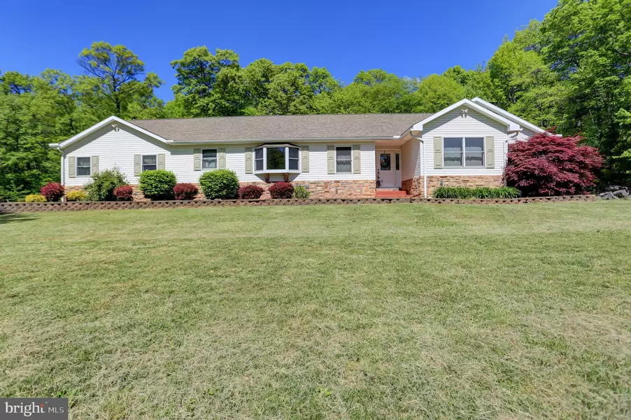 1671 MOUNTAIN RD, Warfordsburg, PA 17267