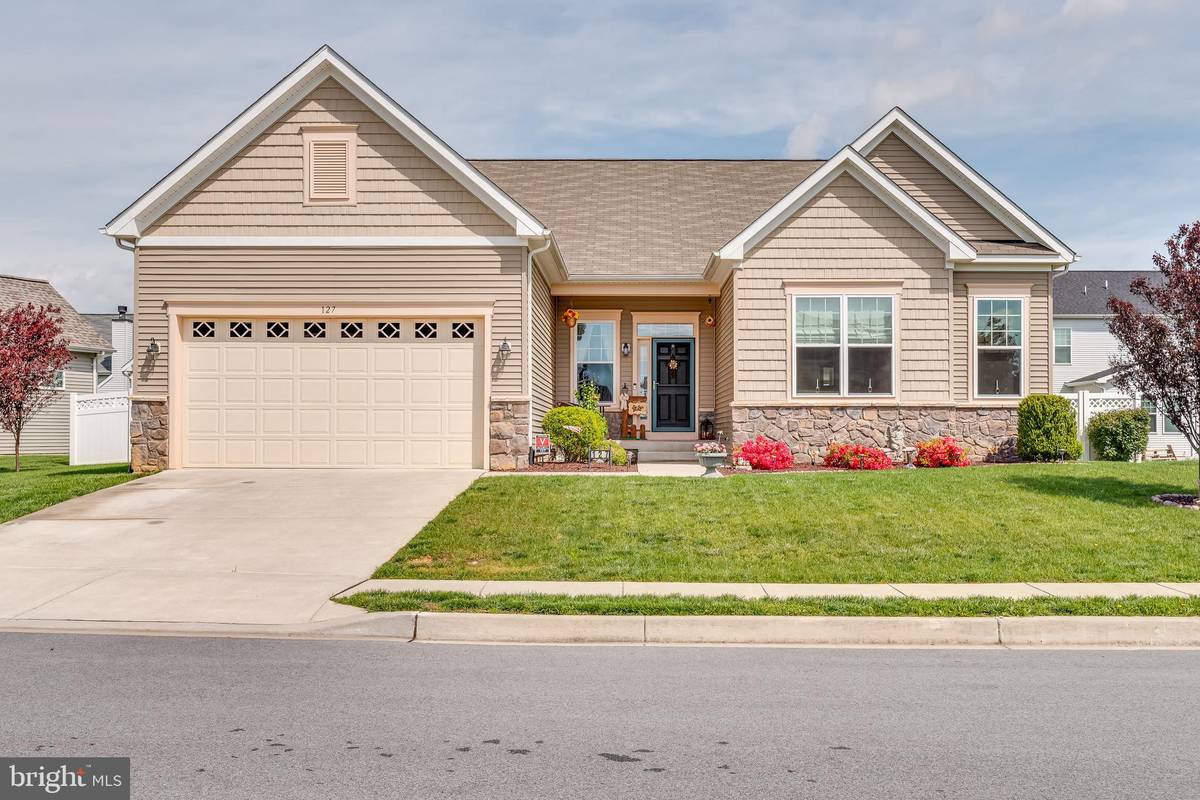 Martinsburg, WV 25405,127 SERPENTINE WAY