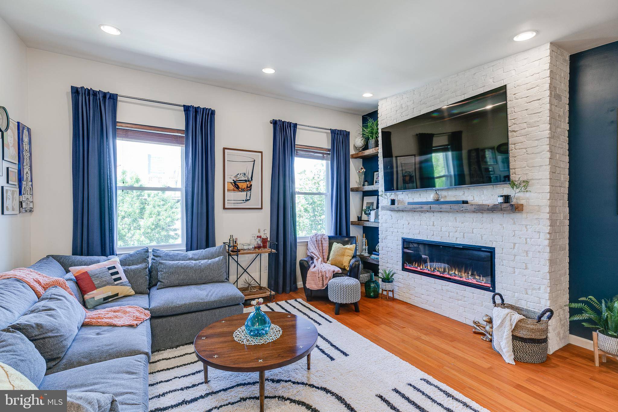 Philadelphia, PA 19146,1836 CHRISTIAN ST #3