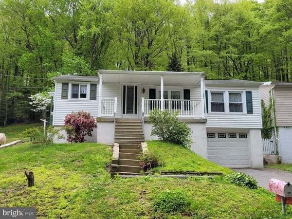 3049 CHESTNUT ST, Pottsville, PA 17901