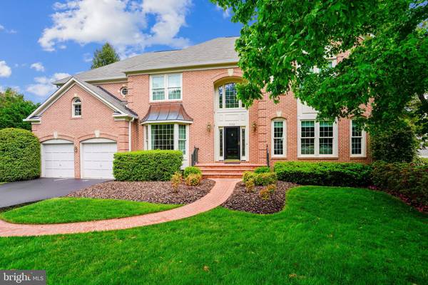 9352 BRAYMORE CIR, Fairfax Station, VA 22039