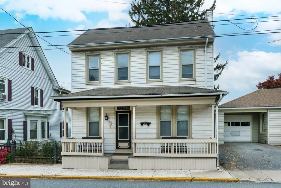 110 N MAIN ST, Manheim, PA 17545