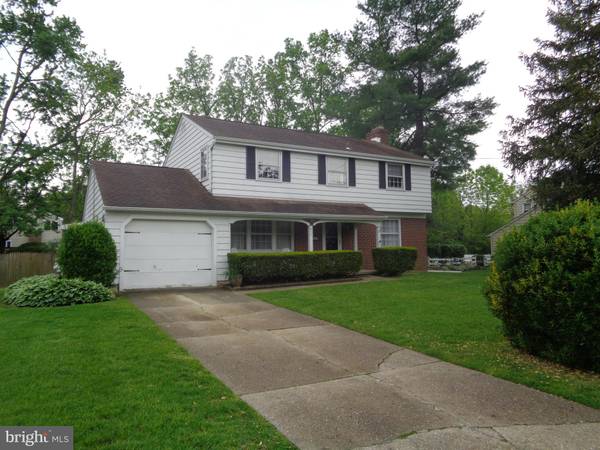 814 WINDSOR DR, Cinnaminson, NJ 08077