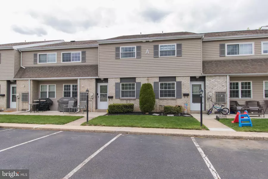 325 S WARMINSTER RD #A3, Hatboro, PA 19040