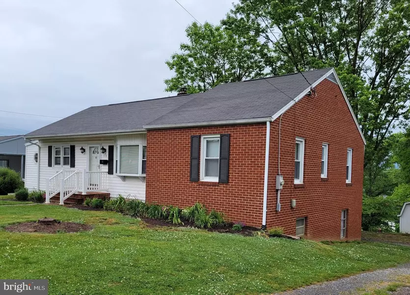 310 N BANK ST, Luray, VA 22835