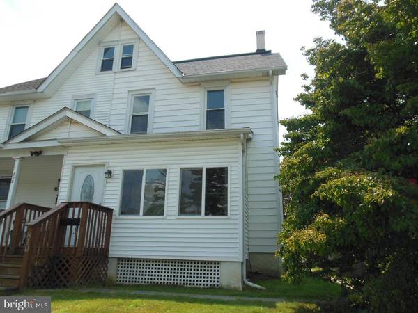 810 W 1ST AVE, Parkesburg, PA 19365