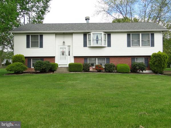 270 AUBREY DR, Quakertown, PA 18951