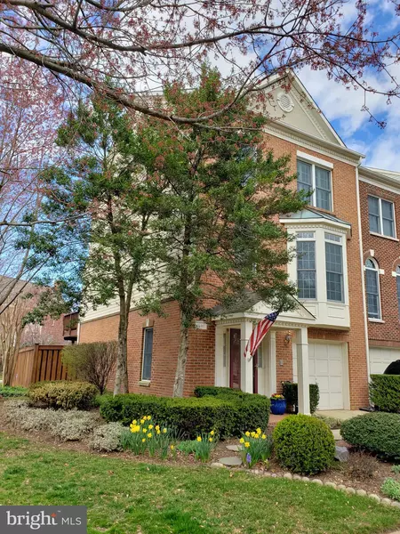 4146 KENTMERE SQ, Fairfax, VA 22030