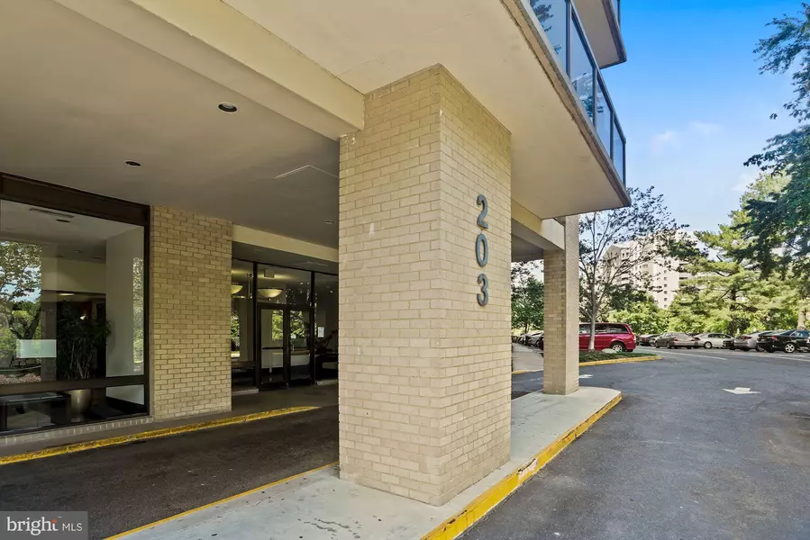 203 YOAKUM PKWY #719, Alexandria, VA 22304