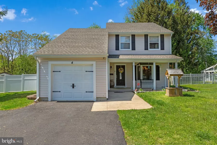 4 DOGWOOD CT, Blackwood, NJ 08012