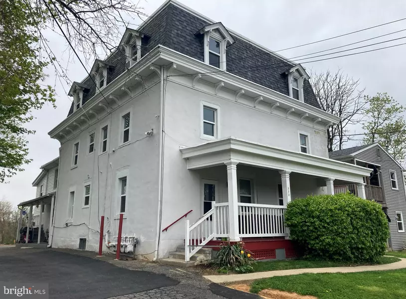 233-35 S WALNUT ST, Kennett Square, PA 19348