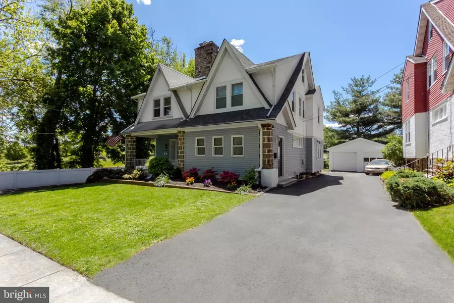 522 COUNTRY CLUB LN, Havertown, PA 19083