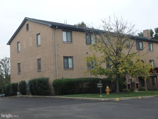 8705 PARK CT, Wilmington, DE 19802