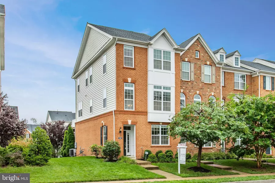 23118 DUNLOP HEIGHTS TER, Ashburn, VA 20148