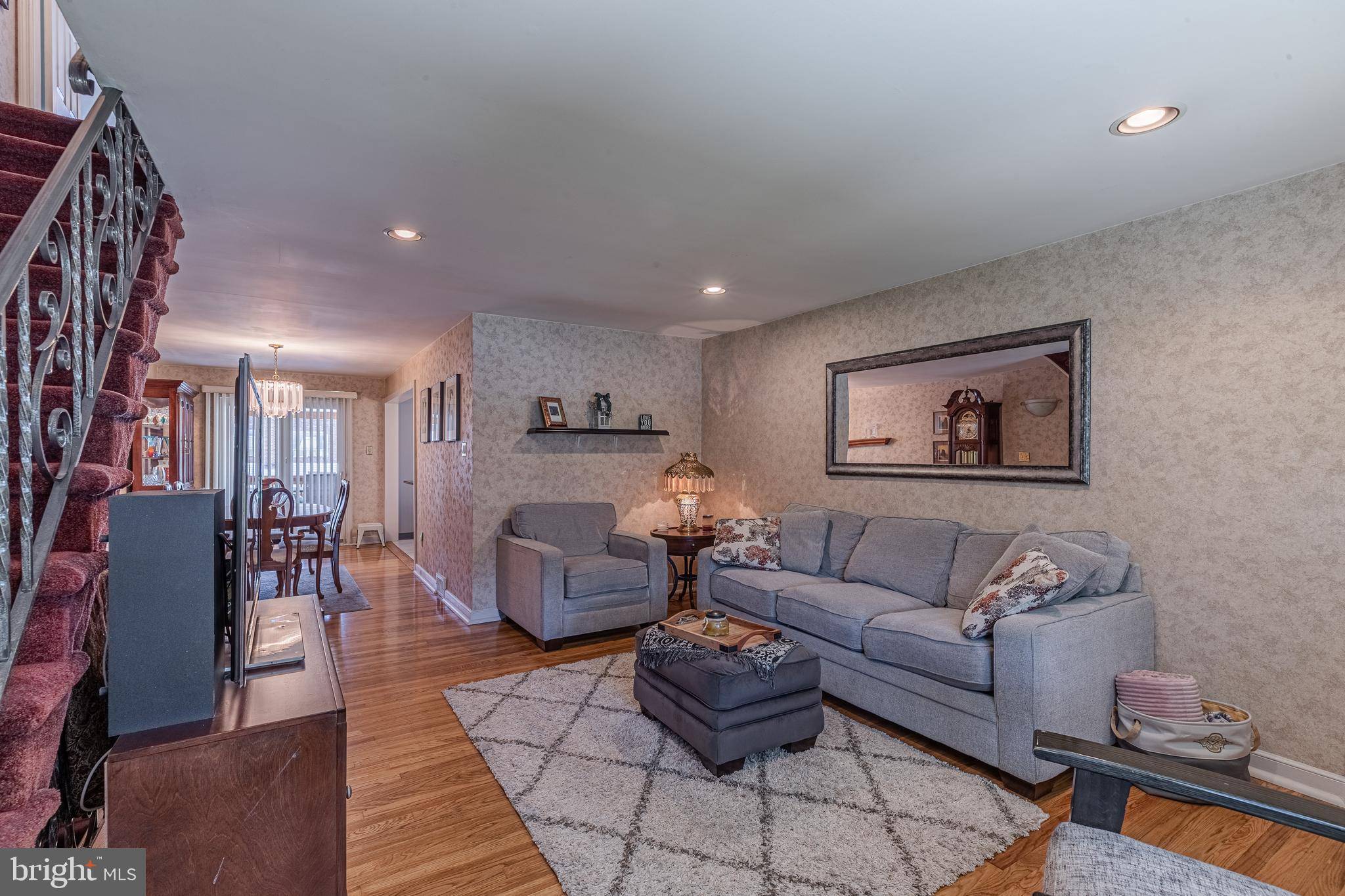 Glenolden, PA 19036,821 PARK DR