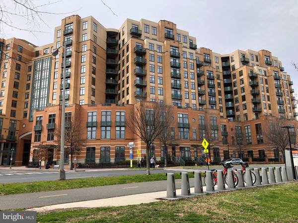 2720 S ARLINGTON MILL DR #309, Arlington, VA 22206