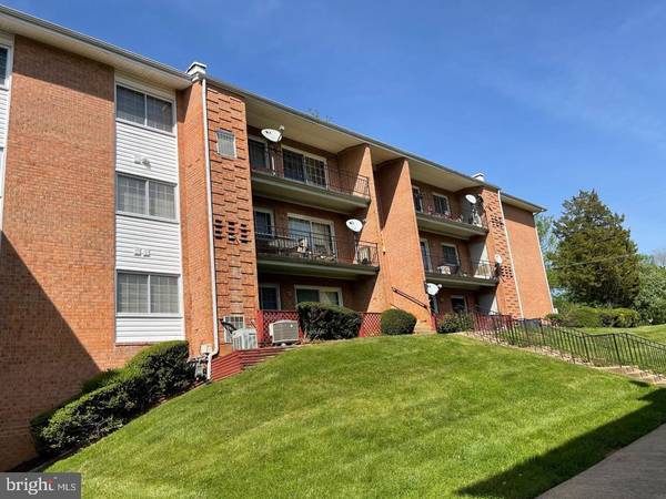 635 WATERLOO RD #212, Warrenton, VA 20186