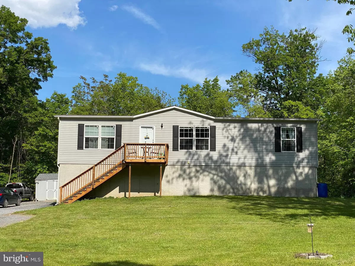 Falling Waters, WV 25419,205 TRIPLE OAK DR