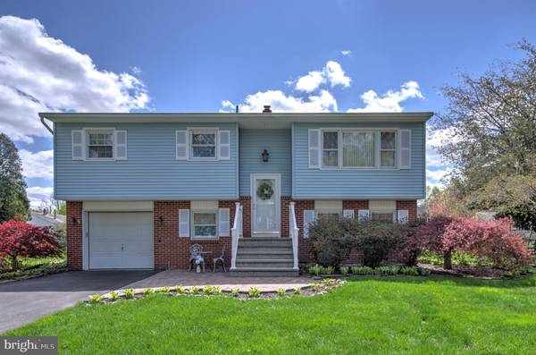 11 MAPLE AVE, Hightstown, NJ 08520