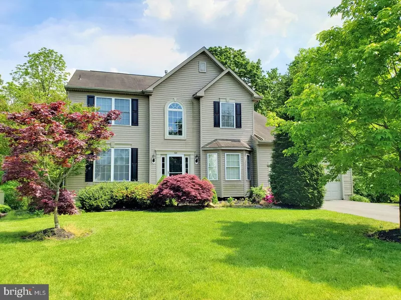 303 DARWIN CT, Mullica Hill, NJ 08062