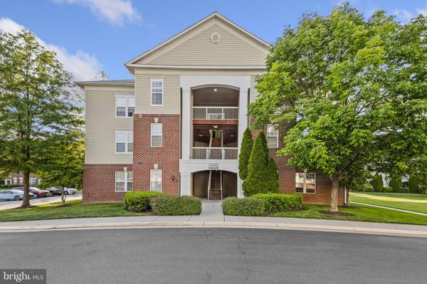 42446 MAYFLOWER TER #302, Brambleton, VA 20148