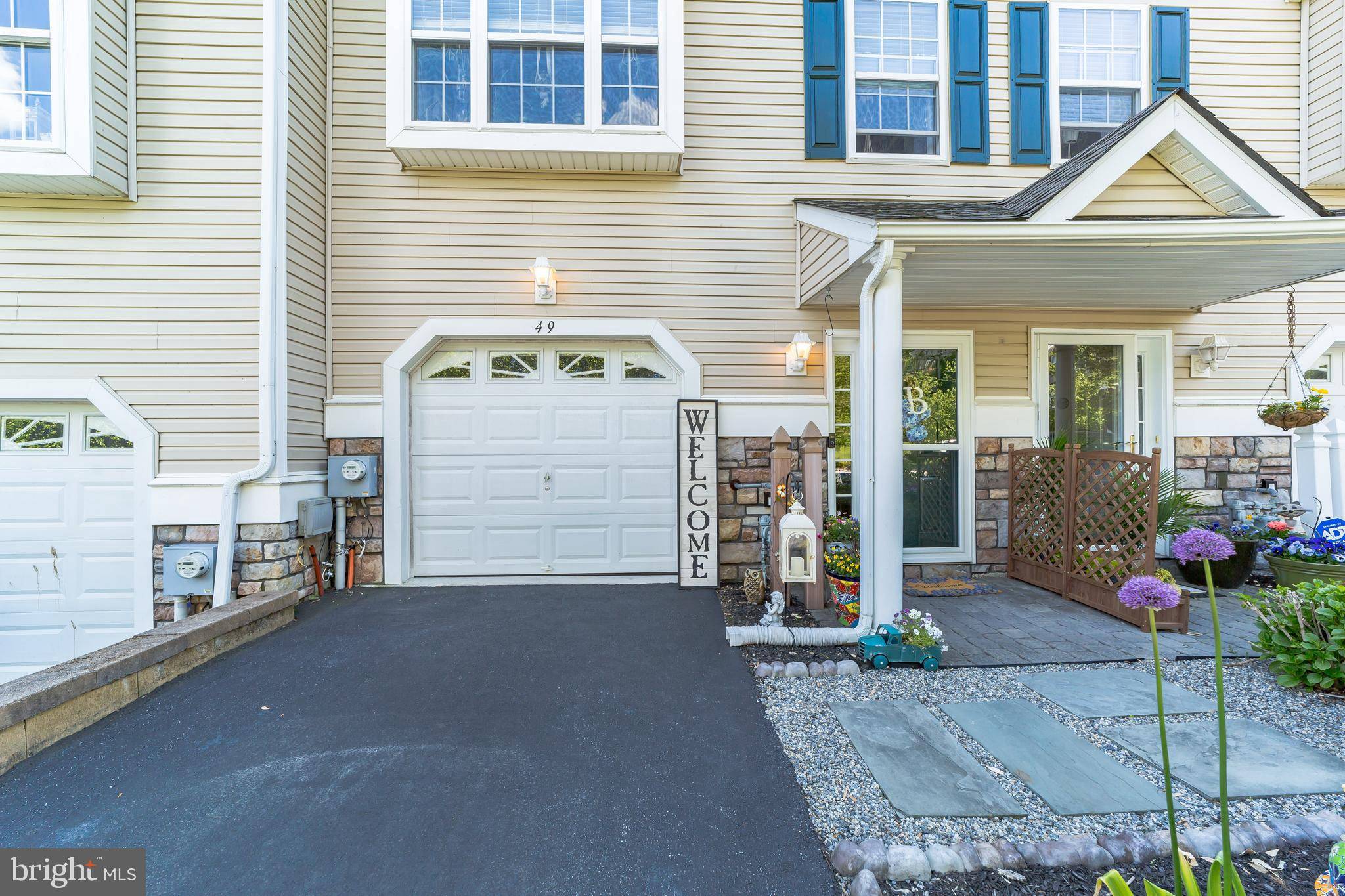 Aston, PA 19014,49 HOAG LN