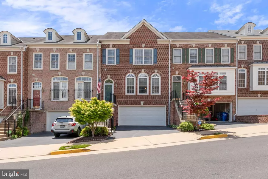 3361 WILTON CREST CT, Alexandria, VA 22310