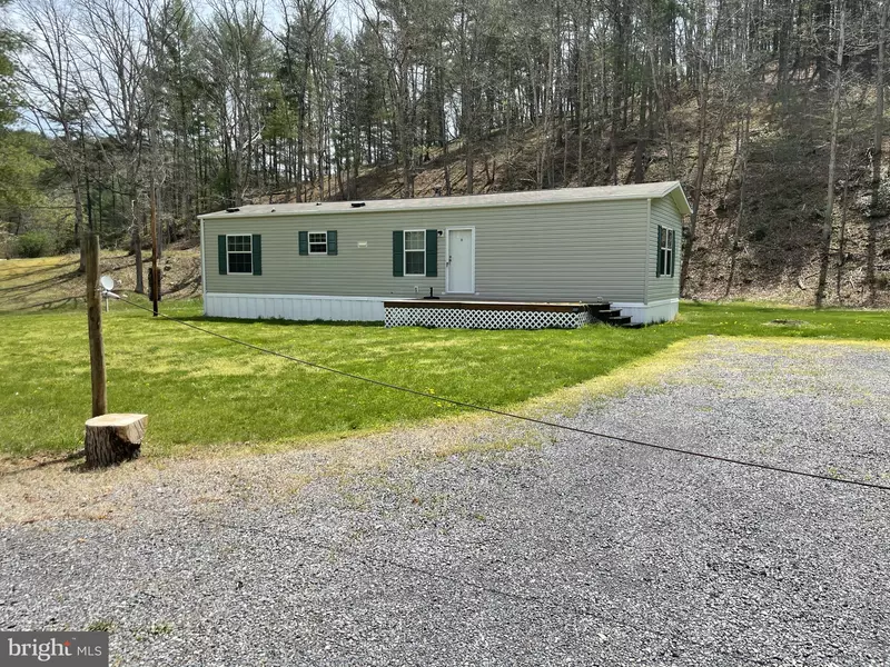 70 HOUND DOG HOLLOW LN, Brandywine, WV 26802