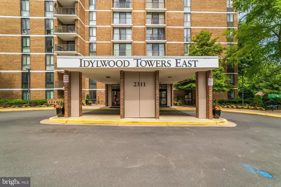 2311 PIMMIT DR #719, Falls Church, VA 22043