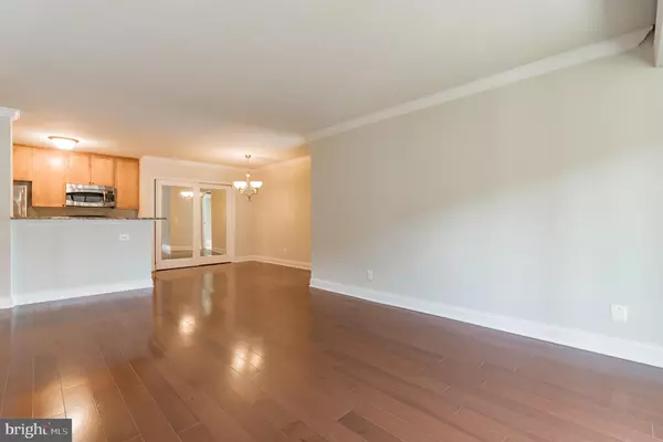 Alexandria, VA 22304,60 S VAN DORN ST #201