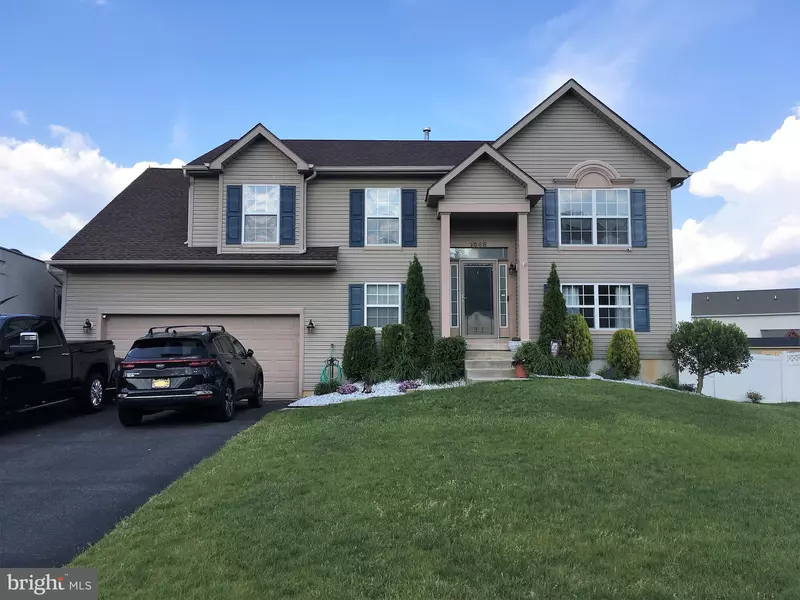 1646 CARRIAGE DR, Williamstown, NJ 08094