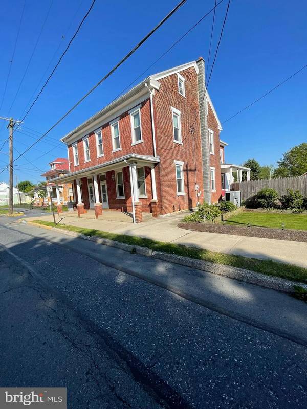 203 E MAIN ST, Newmanstown, PA 17073