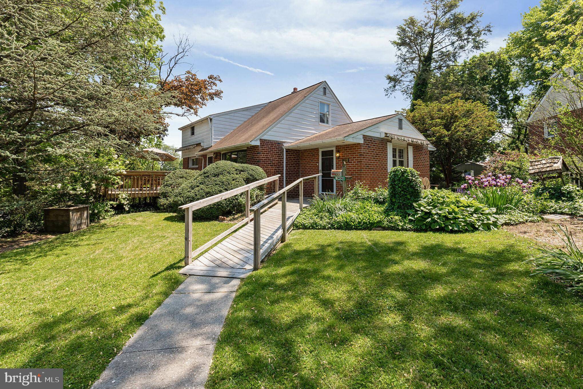 923 LOMOND LN, Philadelphia, PA 19128