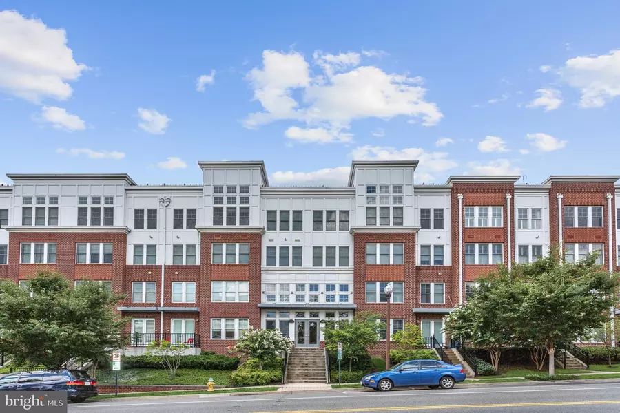 1418 N RHODES ST #B404, Arlington, VA 22209