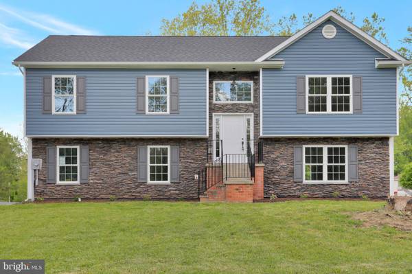 65 VINCA, Falling Waters, WV 25419