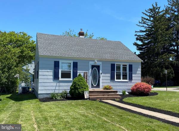 38 FRANKLIN AVE, Hatboro, PA 19040