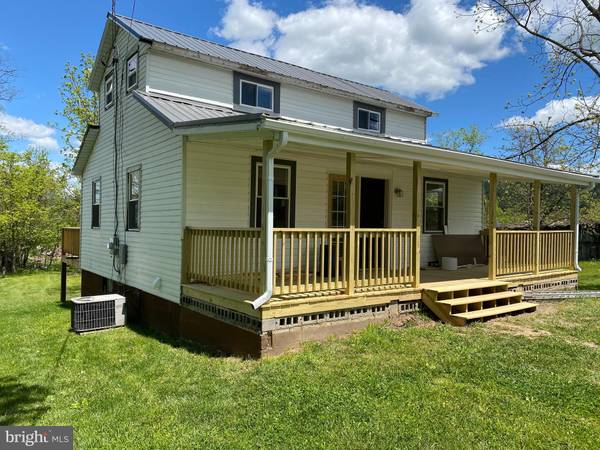 73 HYRE AVE, Petersburg, WV 26847