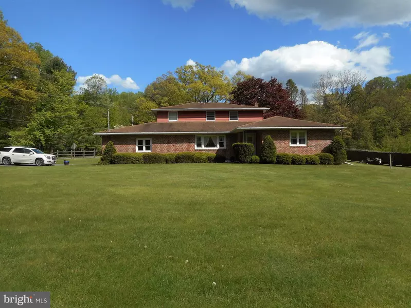 7 DEER RUN RD, Boyertown, PA 19512