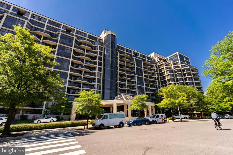 1530 KEY BLVD #1325, Arlington, VA 22209