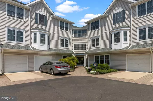 42 W COLLEGE AVE #319, Yardley, PA 19067