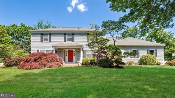 5 WASHINGTON DR, Cranbury, NJ 08512