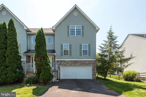 90 WHEATSHEAFF LN, Perkasie, PA 18944