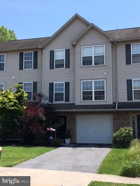 220 FISHER DR, York, PA 17404