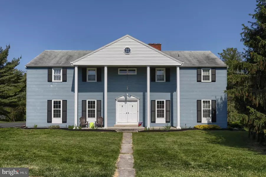 12 BANBURY SQ, Hummelstown, PA 17036