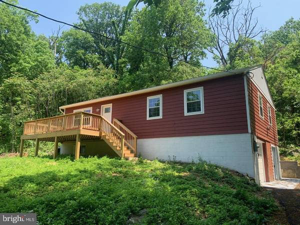 664 LUCHASE RD, Linden, VA 22642