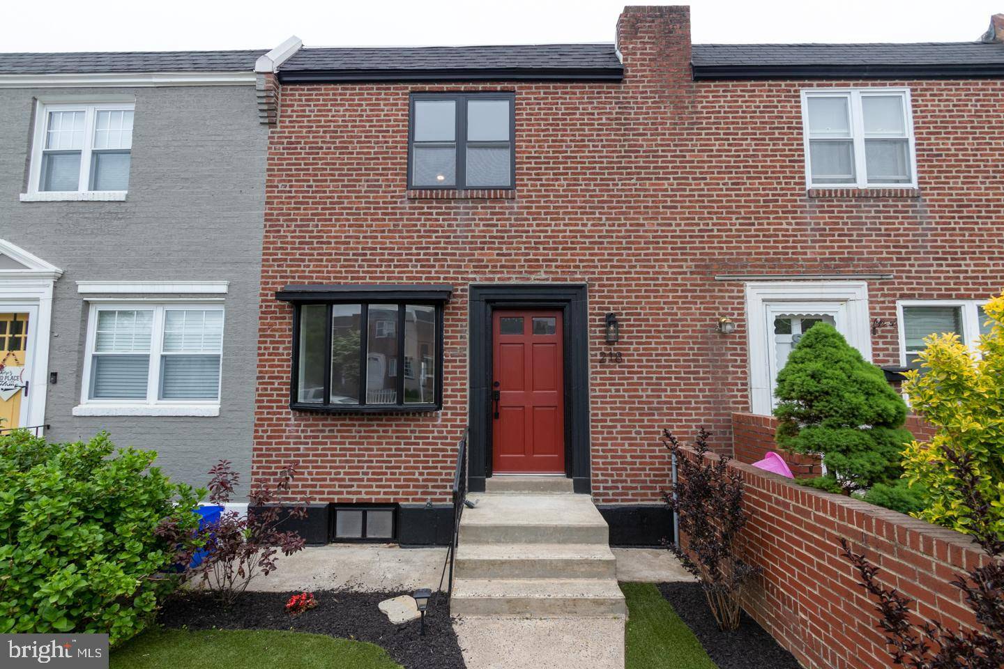218 OVERLOOK RD, Philadelphia, PA 19128