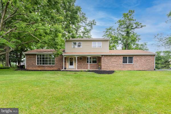 96 N OLD STONEHOUSE RD, Carlisle, PA 17015