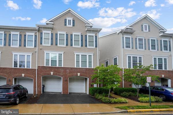 7074 HUNTLEY RUN PL #97A, Alexandria, VA 22306