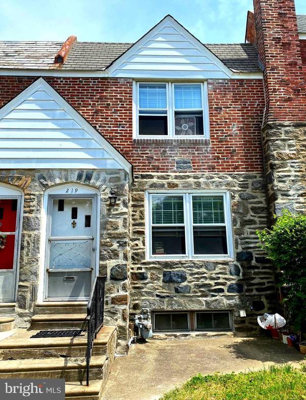 219 N CEDAR LN, Upper Darby, PA 19082